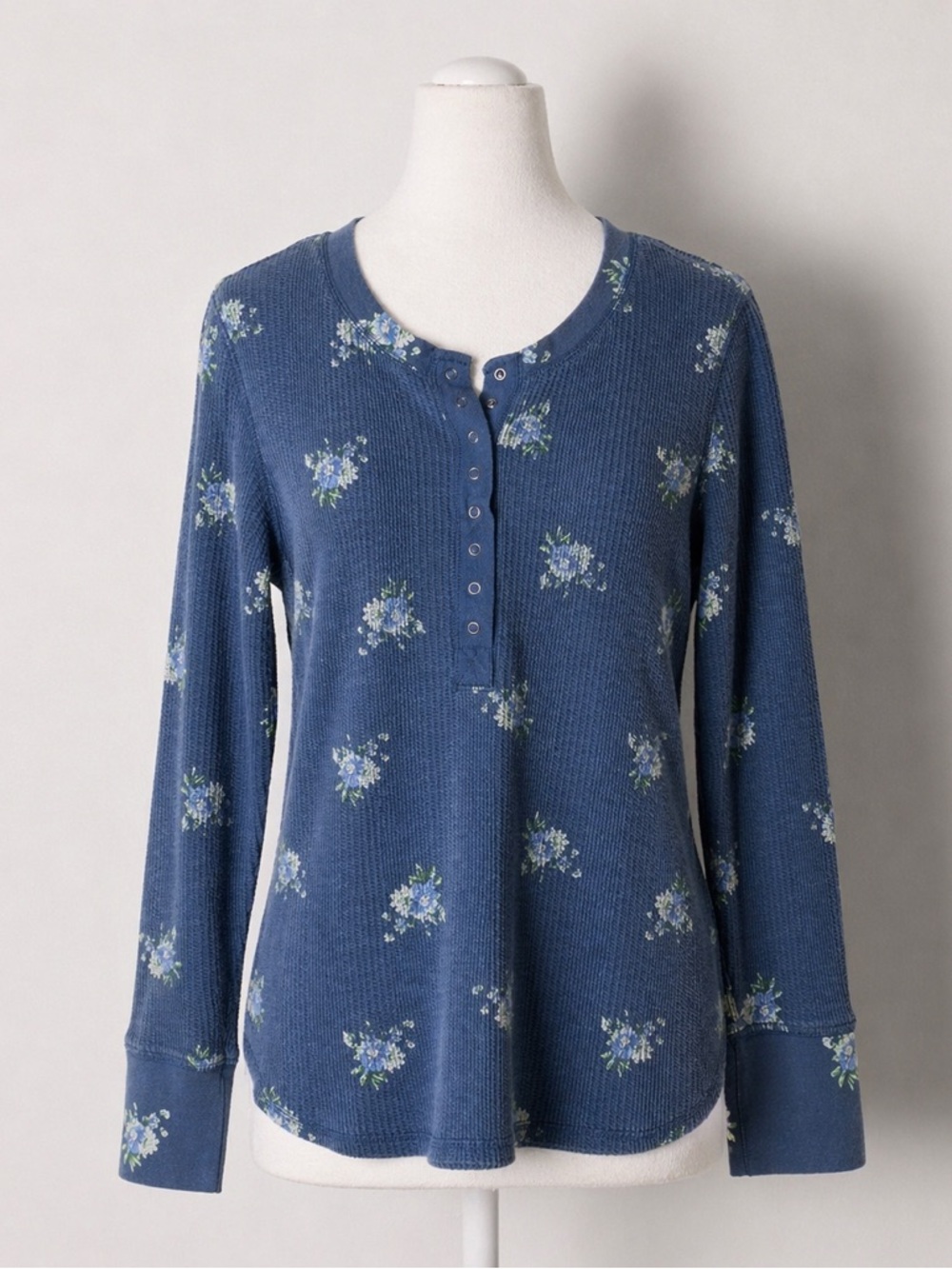 Aerie Blue Floral Waffle Knit Henley Long Sleeve Shirt Women’s Medium Stretch